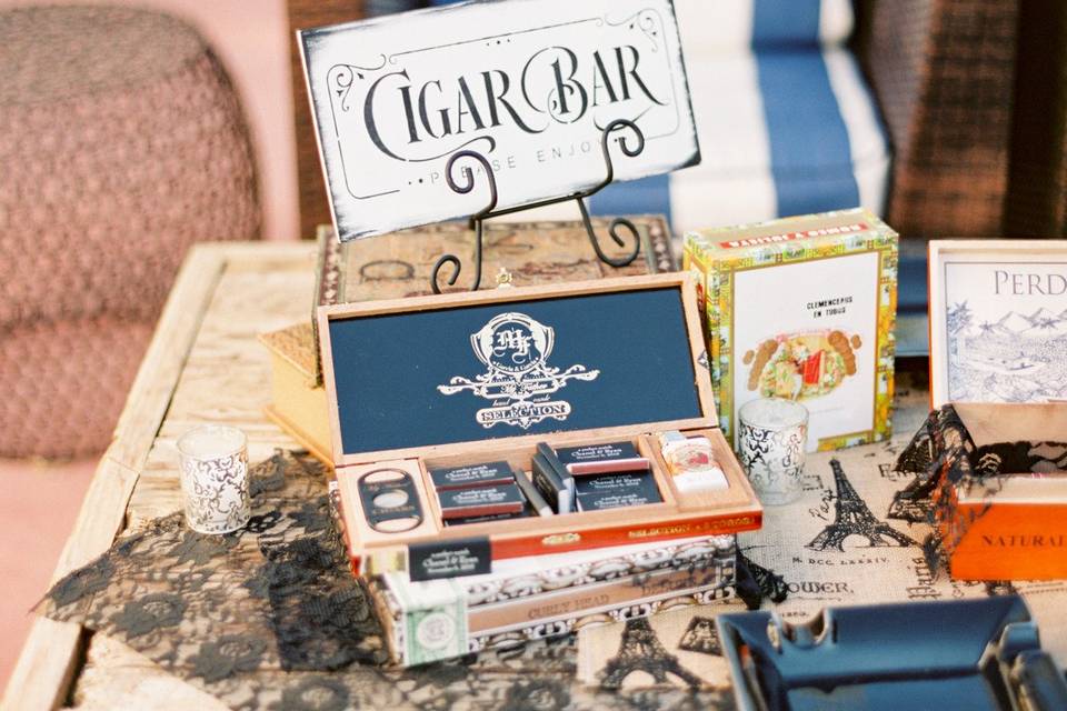 Cigar bar