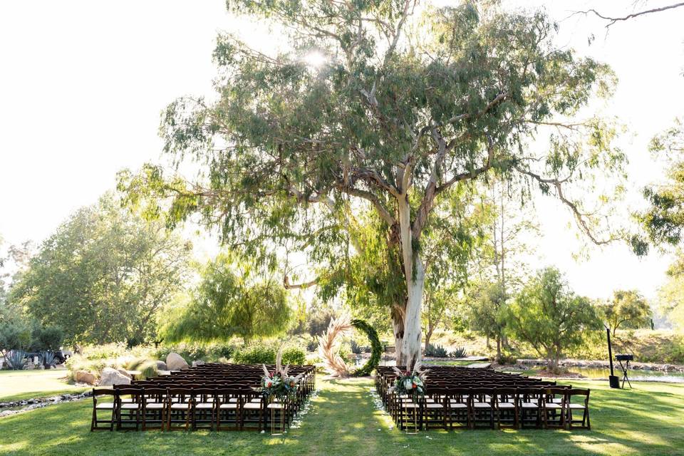 Round floral arbor