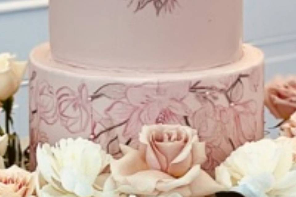 4 tier cake with flower base