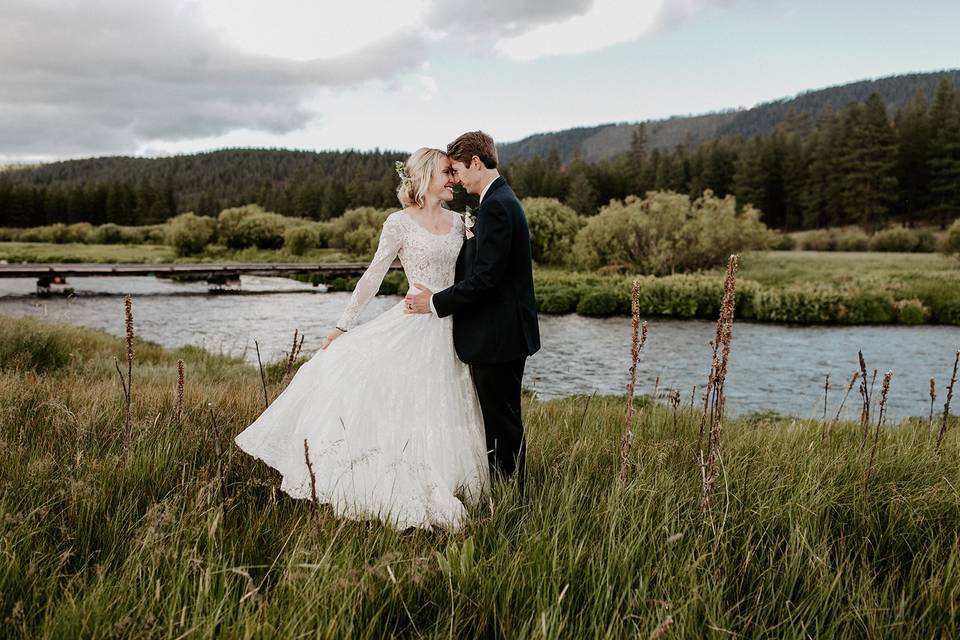 House on Metolius Wedding