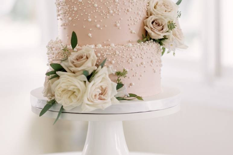 Blush Cake w/ Fresh Floral