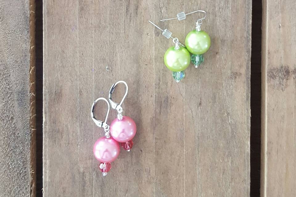 Swarovski crystal pearl earrings | made to coordinate with your bridesmaids color scheme | earrings by Marinella