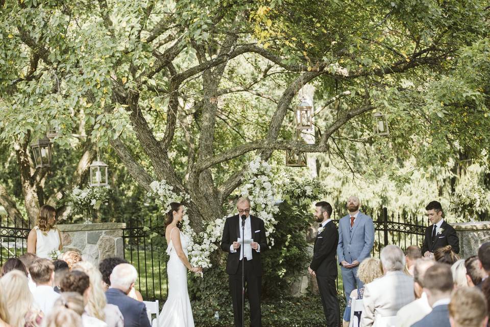 Outdoor wedding ceremony - Rebecca Peplinski Photography