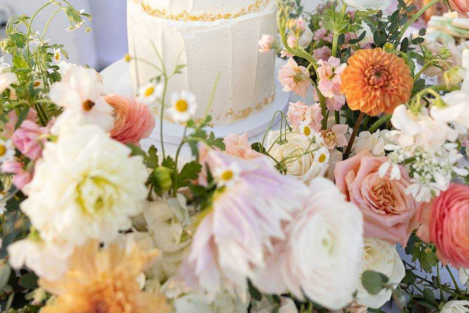 Wedding cake  in floral garden
