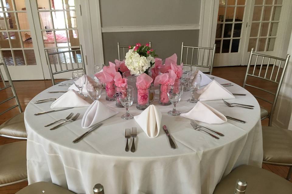 Table setting with pink hues