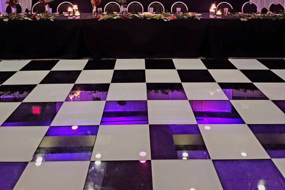 Headtable w rented dancefloor