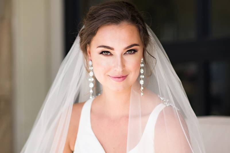 Soft glamsmokey bridal makeup