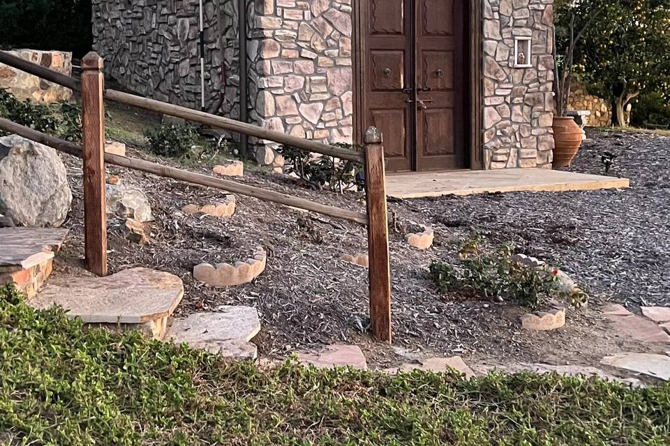 Stone Chapel Vineyards