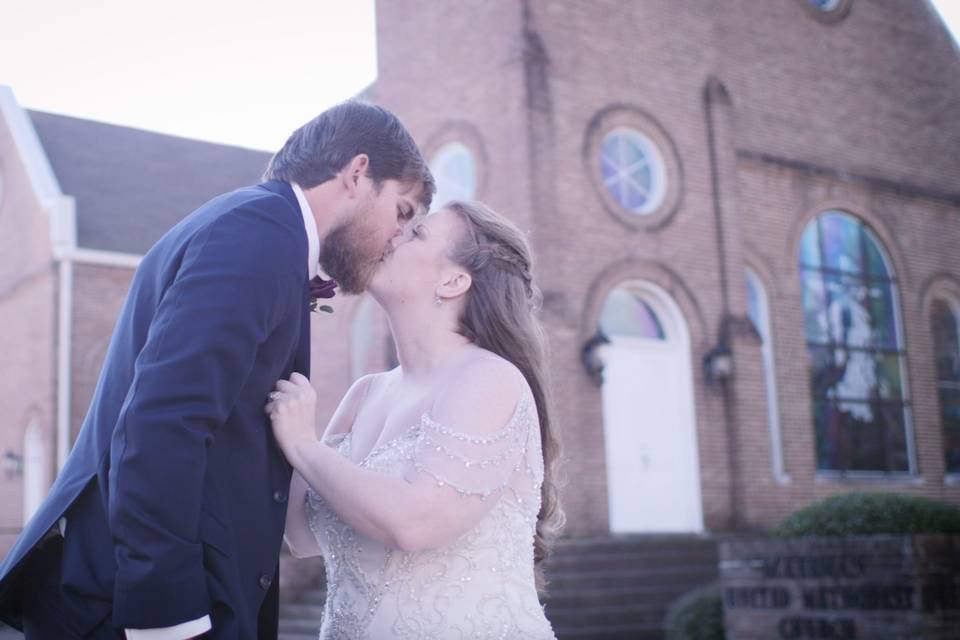 Kiss in front of the chapel