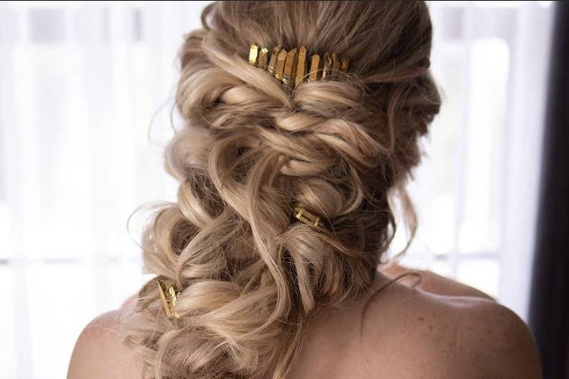 Greek goddess hairstyle