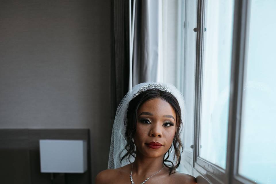 Traditional Glam Bride