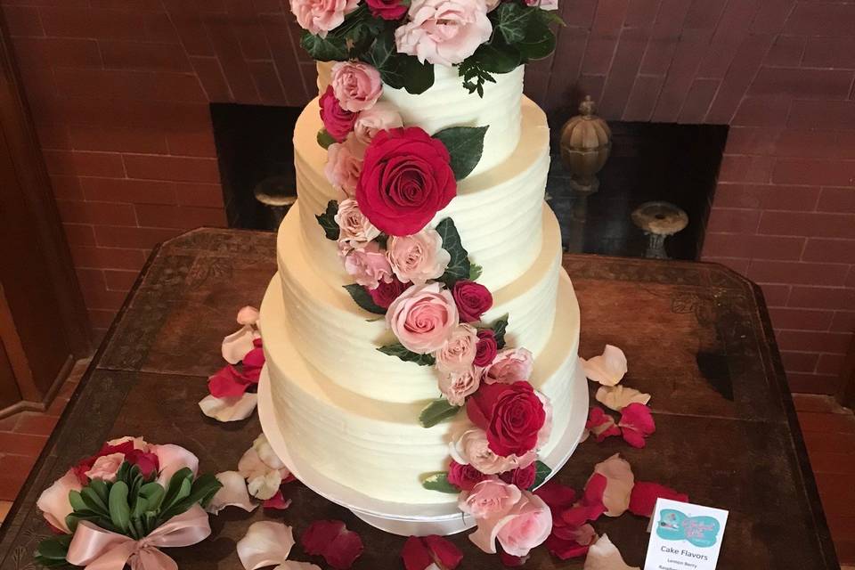 Pink and Red Rose Cake