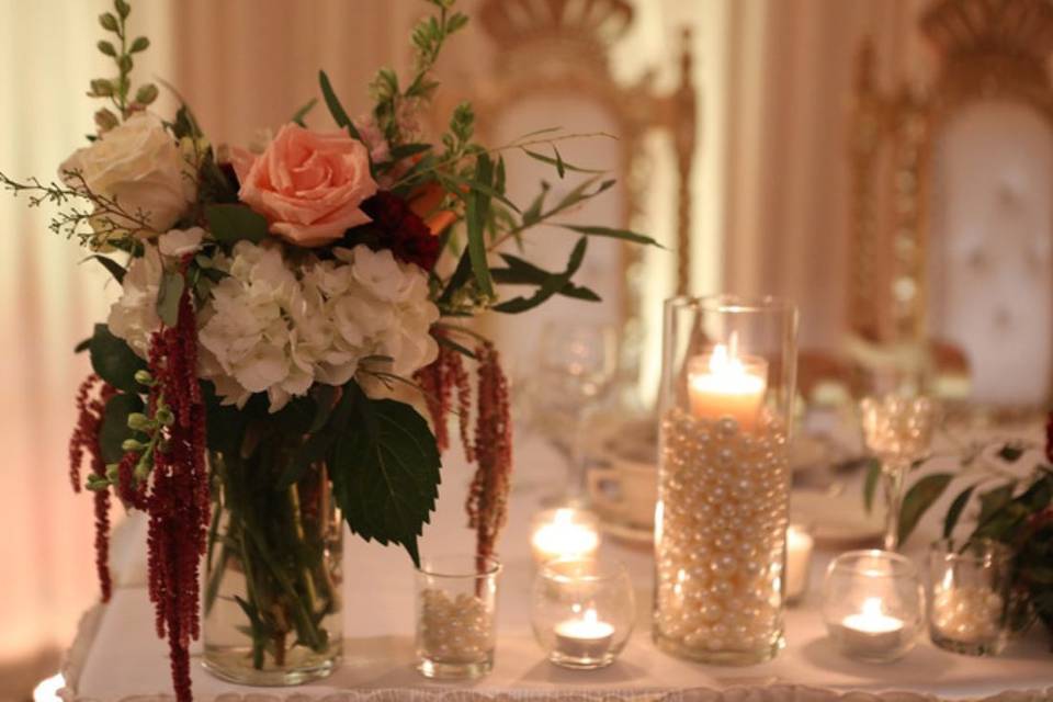 Flower arrangement for table decor