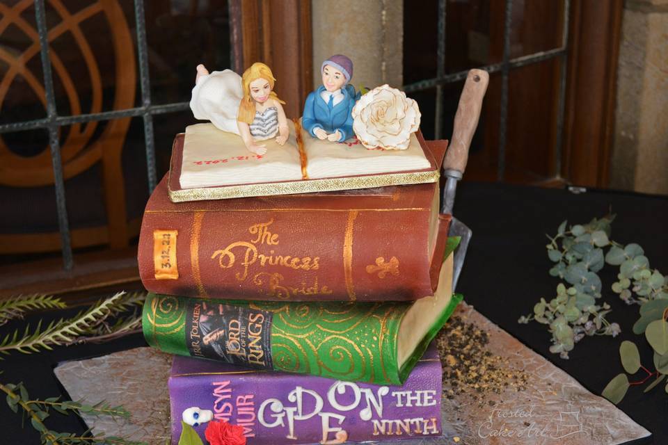 Books wedding cake