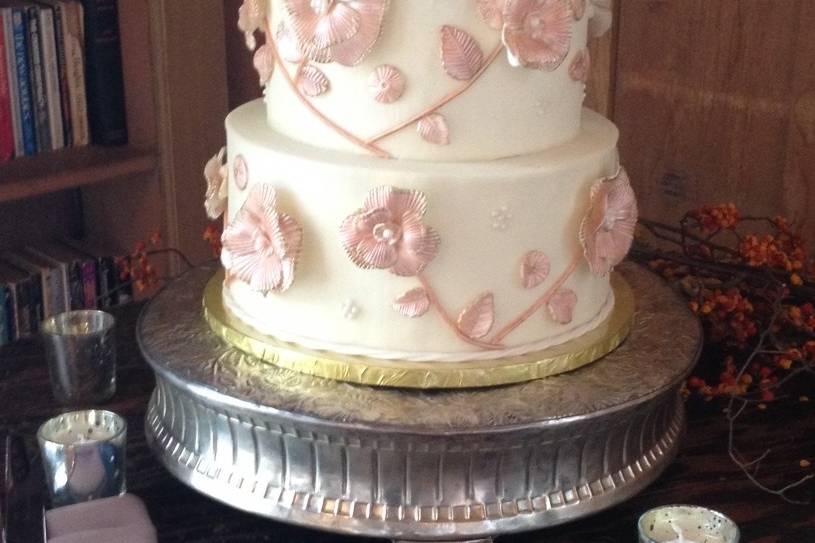 Buttercream with roses and vines