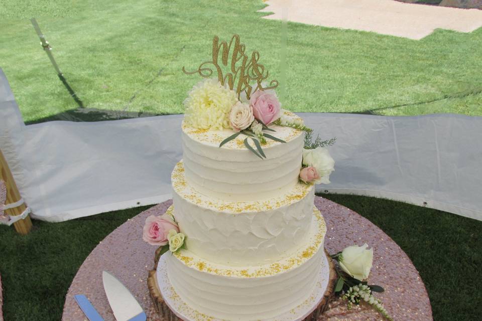 Fondant cake with fondant flower design