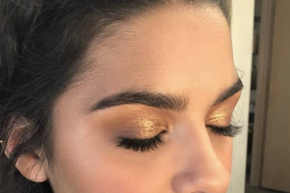 Golden bridesmaid glam