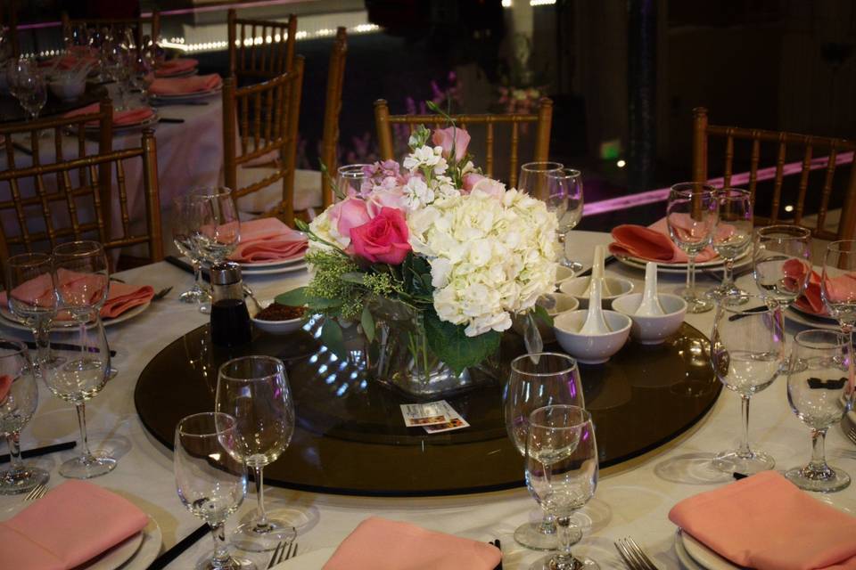 Table centerpieces pink&white