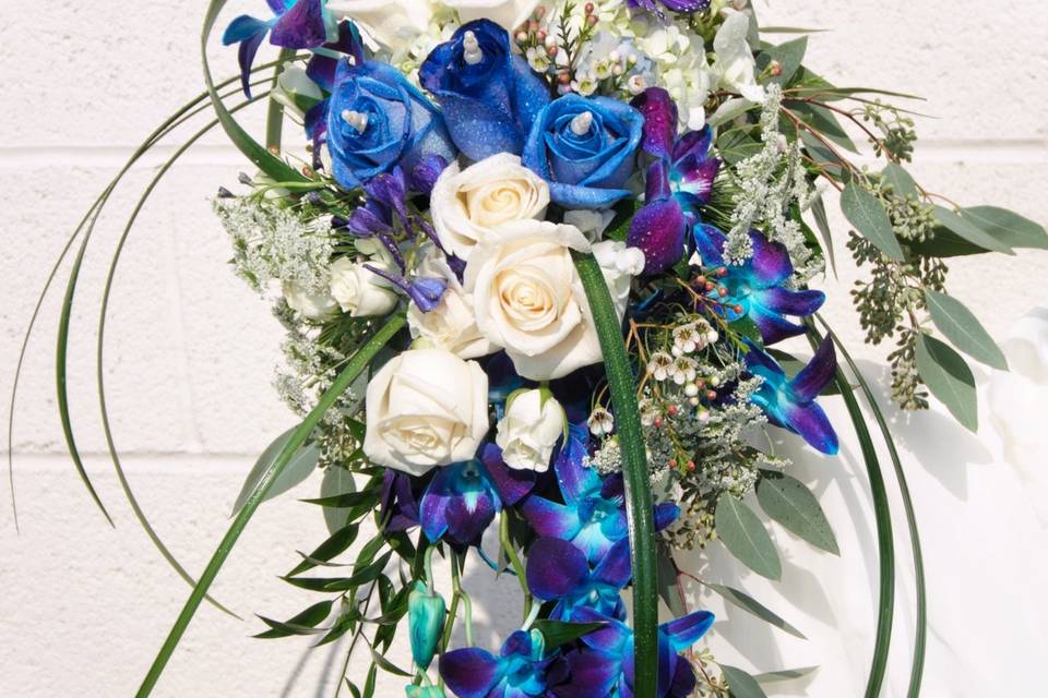 Bridal bouquet blue n white