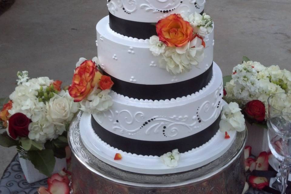 Rustic wedding cake