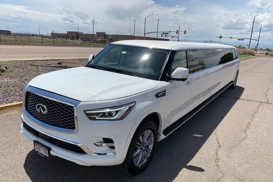 Infiniti QX80 Limo