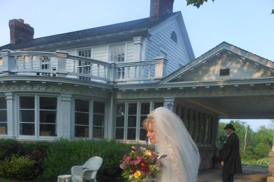 Bride holding her bouquet