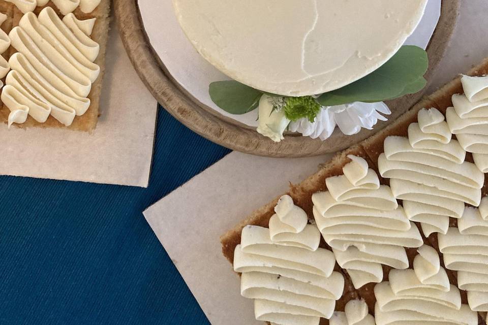 Almond cake & vanilla sheets