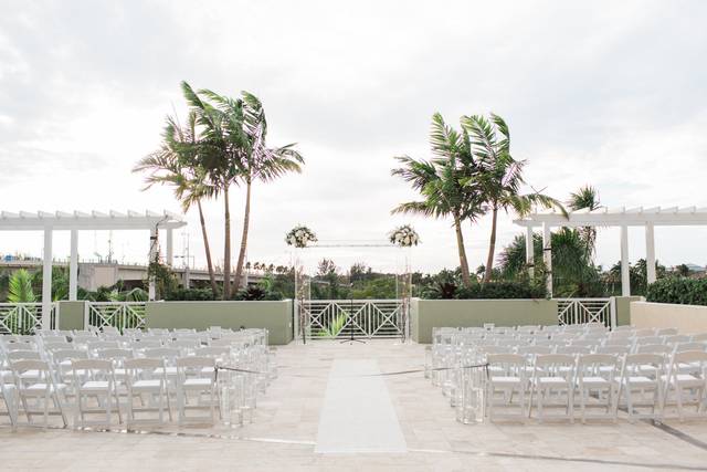 Outdoor wedding venue