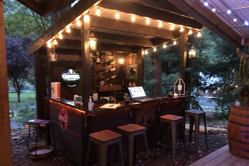 Outdoor pub