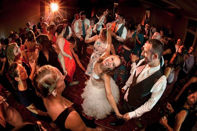 Dancing the night away - Solas Studios Photography
