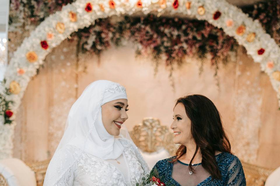 Bride and mom