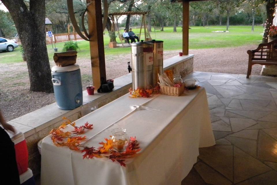 Kindred oaks BBQ wedding cater