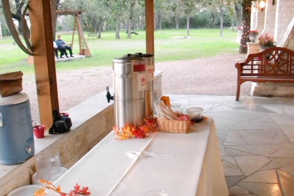 Kindred oaks BBQ wedding cater