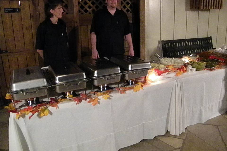 Kindred oaks BBQ wedding cater