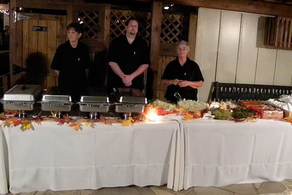 Kindred oaks BBQ wedding cater
