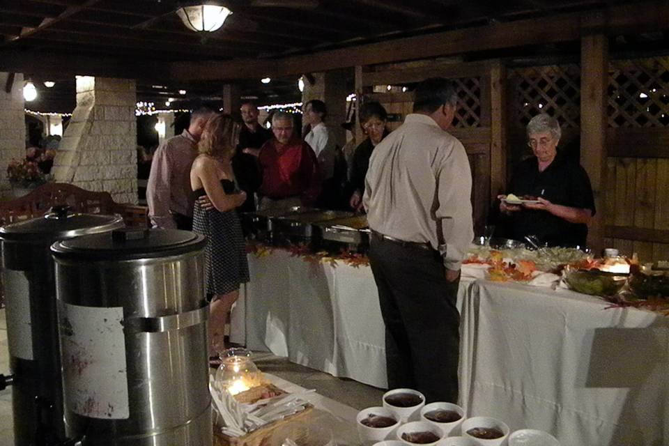Kindred oaks BBQ wedding cater