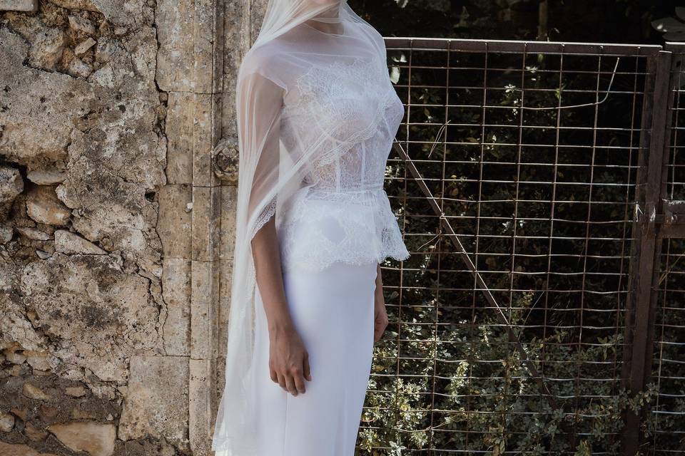 Look 2 Britomartis - Illusion top lace corset with peplum & Thetis - Stretch crepe minimal mermaid shape skirt. Soft silk veil