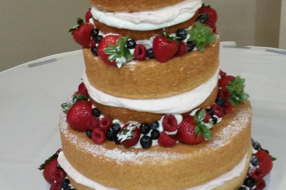 Naked cake with fruit