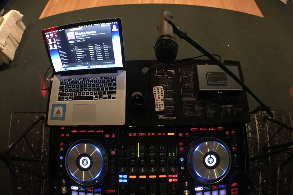 Dj station
