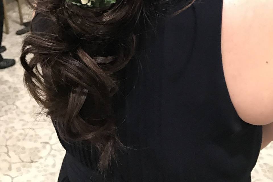 A very romantic boho type hair style for this free spirited bridesmaid.