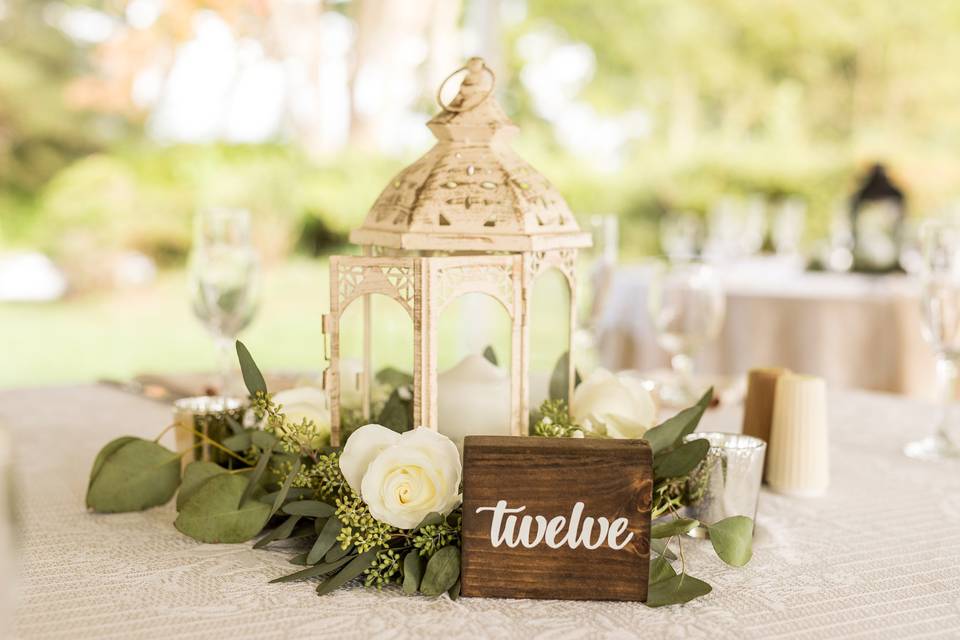 Simple ring centerpiece
