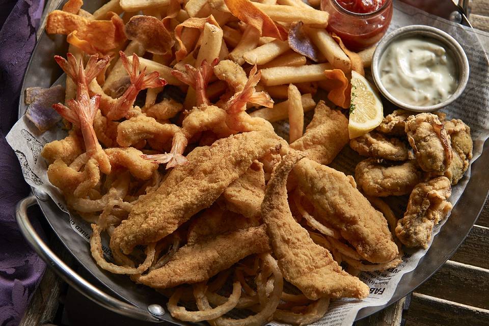 Fried seafood platter