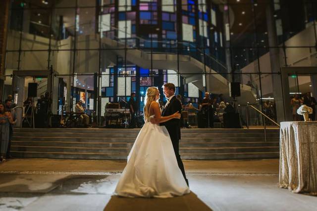 First dance in the courtyard