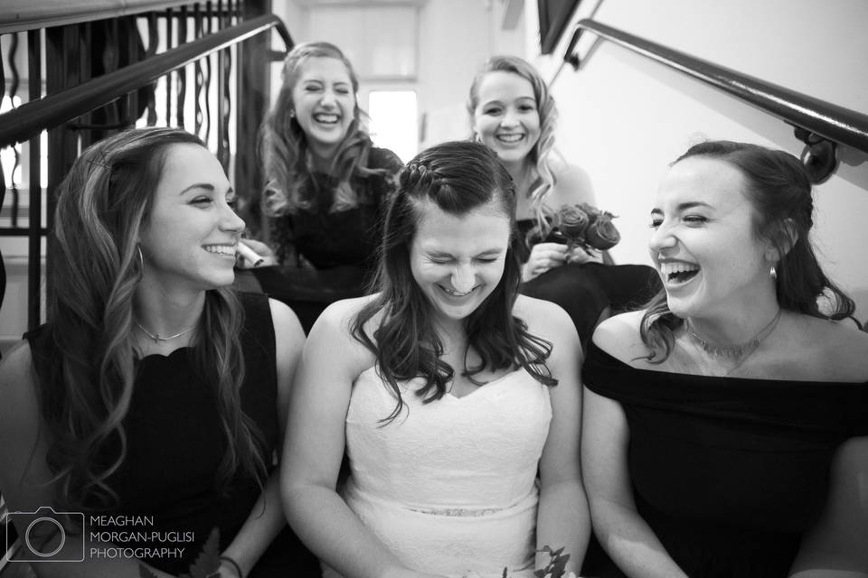 Bridesmaids and bride - Meaghan Morgan-Puglisi Photography