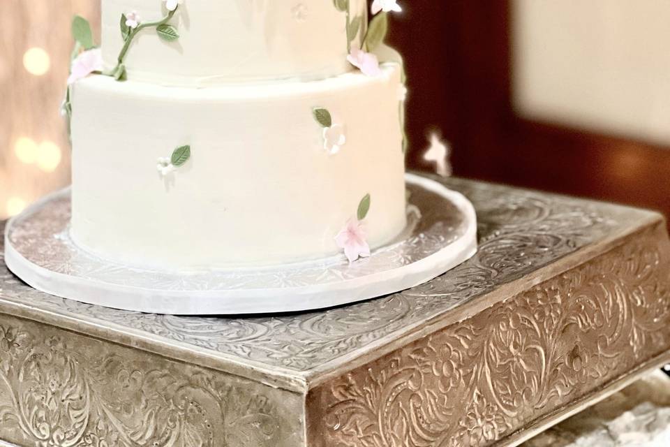 Floral wedding cake