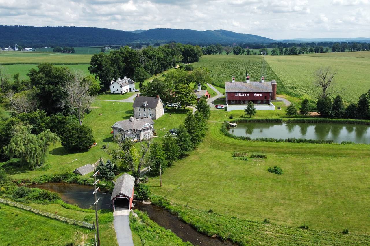 The 10 Best Barn & Farm Wedding Venues In Oley, PA - WeddingWire