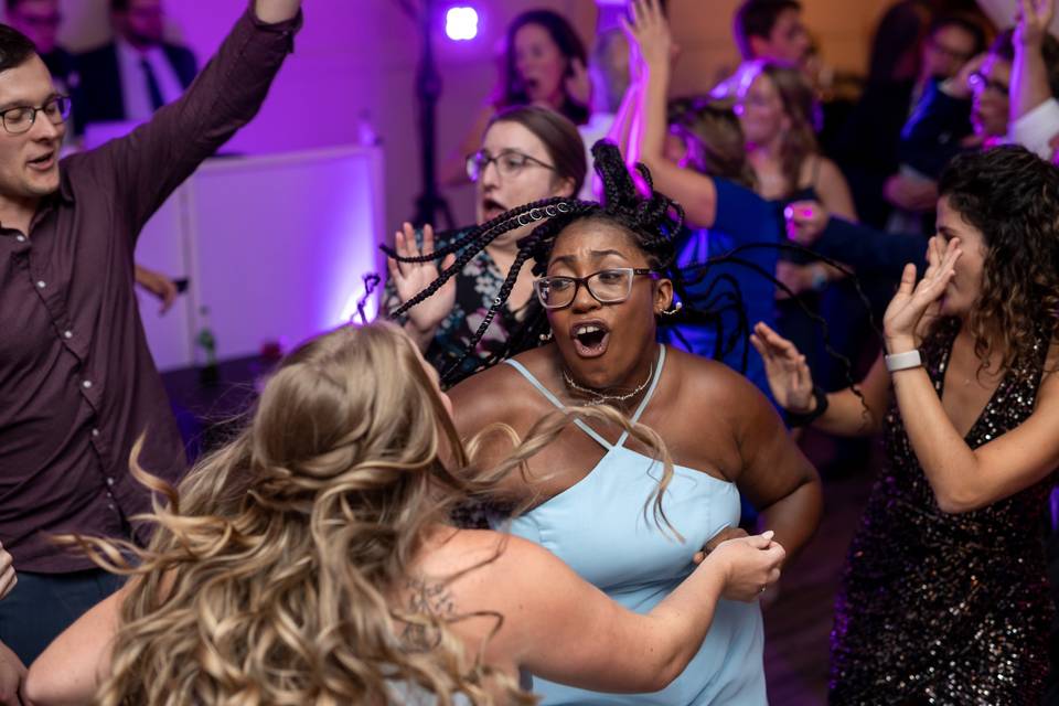 Dance your face off!