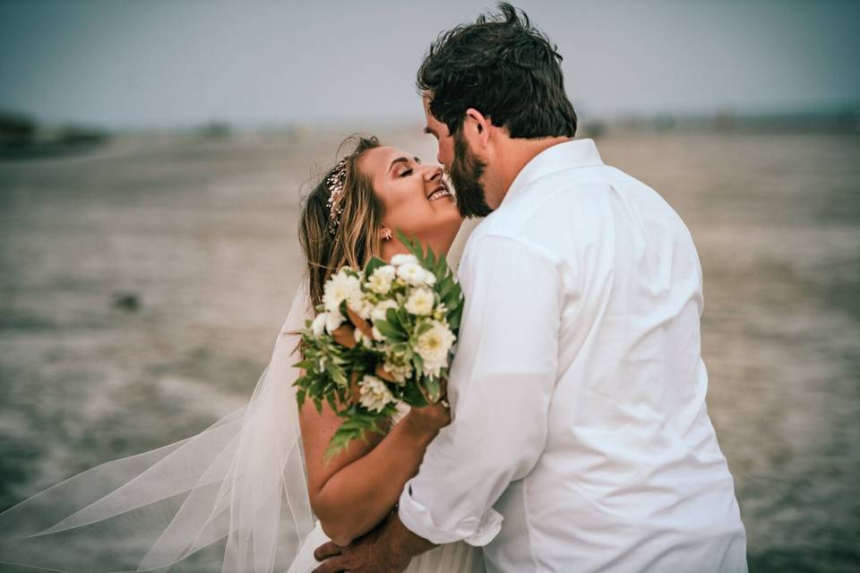 Kissing on the beach