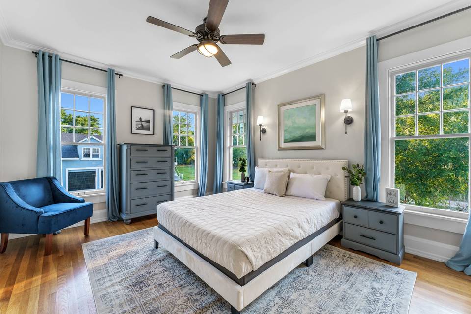 Peaceful guest room