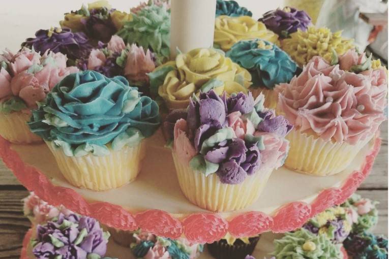 Floral Piped Cupcakes